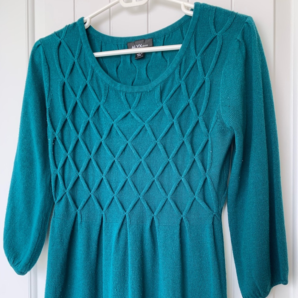 Small 3/4 sleeve green sweater dress